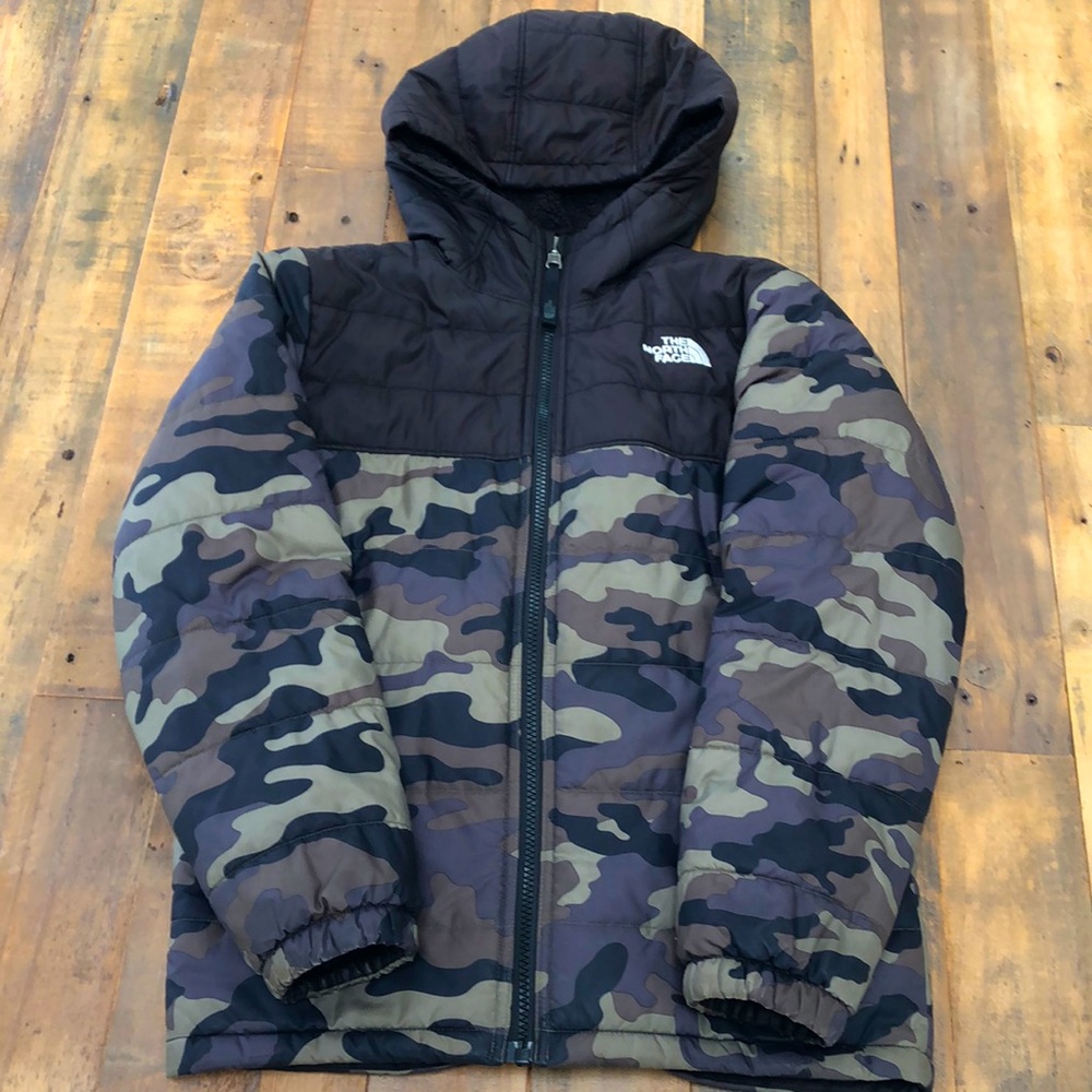North Face Boys Reversible Camo Jacket Size Medium 10/12